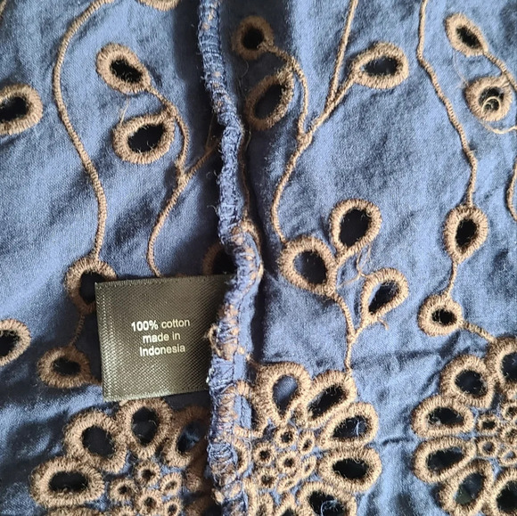 Lane Bryant womens Blouse Sz.18 Embroidered Floral Ruffle blue color - Picture 9 of 14